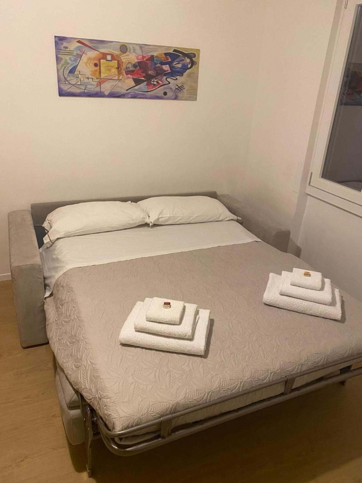 Appartamento In Villa Parabiago Exteriör bild